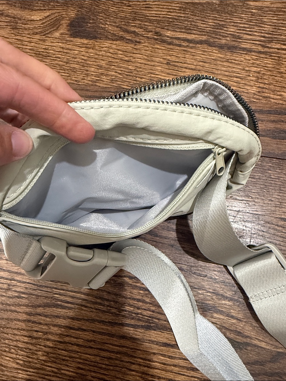 HALARA Cream Crossbody Sling Bag - Picture 3 of 5